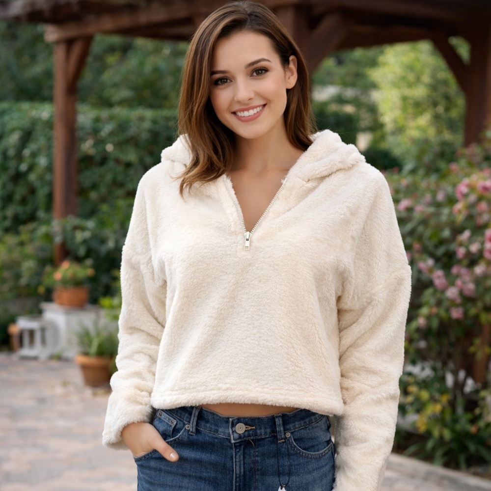 HYFVE Off White Quarter Zip Plush Fleece Hooded Crop Top Size Medium